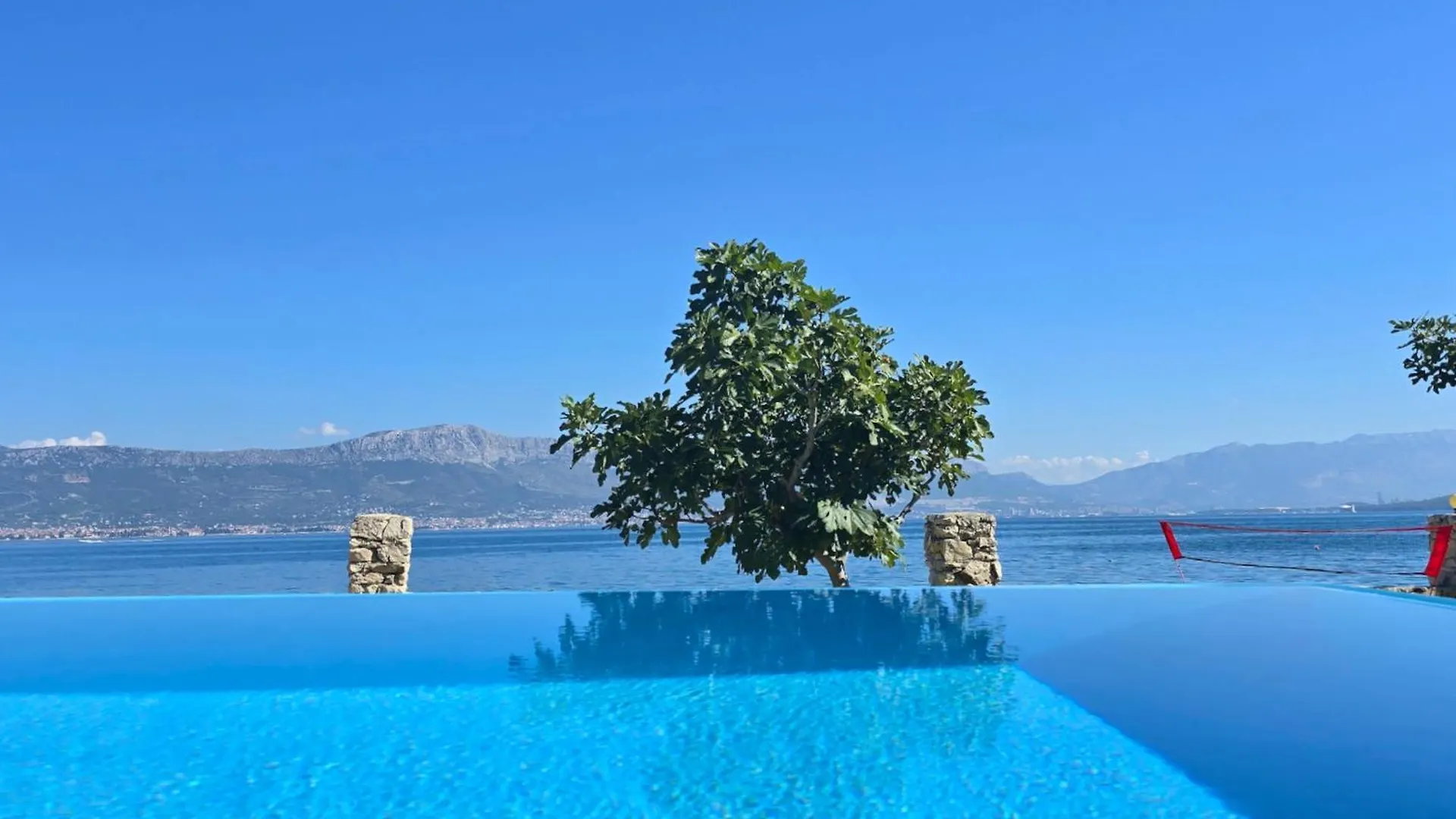 Beachfront Villa Ciovka Slatine