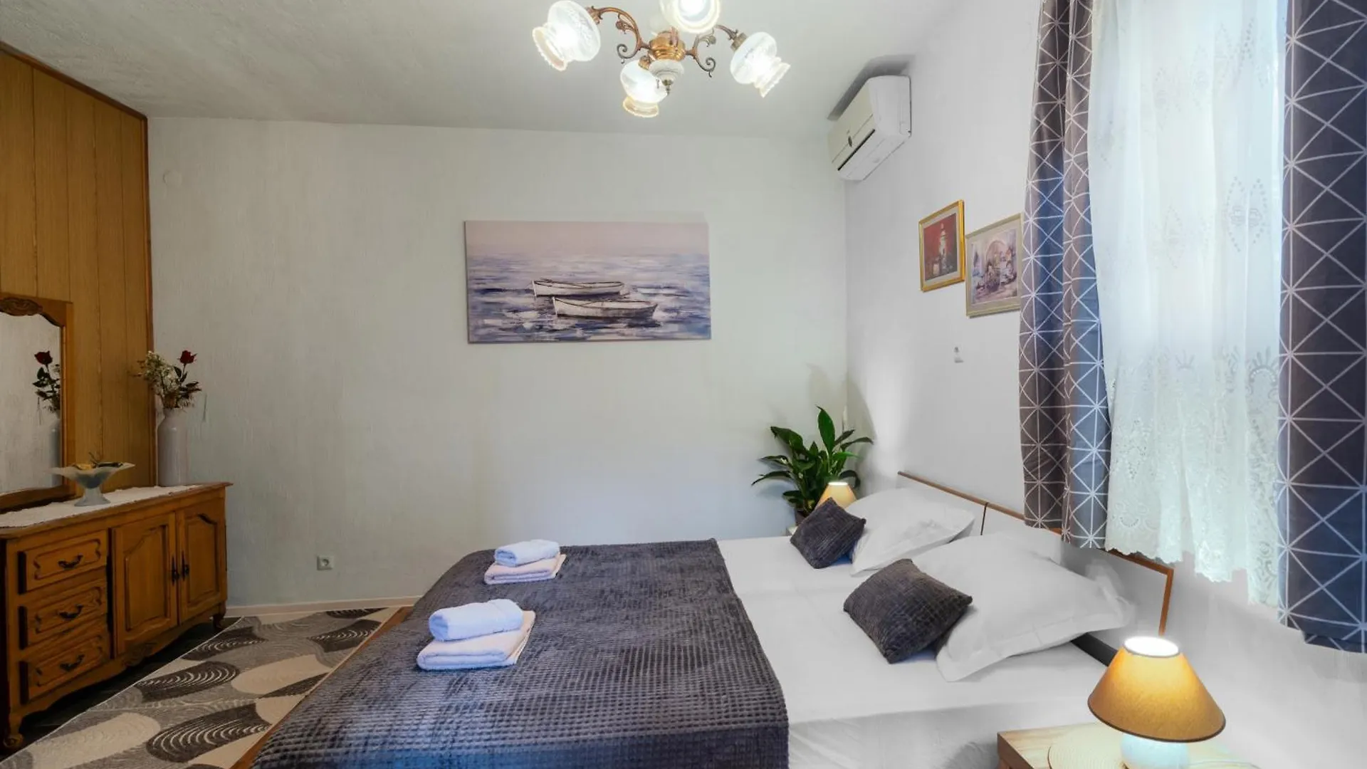 Beachfront Villa Ciovka Slatine