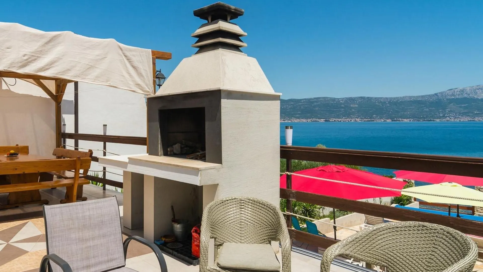 Beachfront Villa Ciovka Slatine