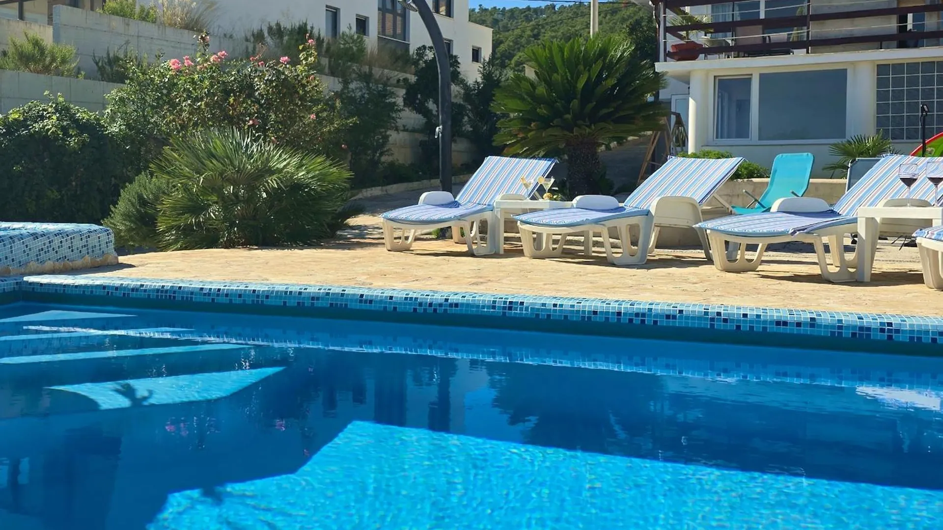 Beachfront Villa Ciovka Slatine