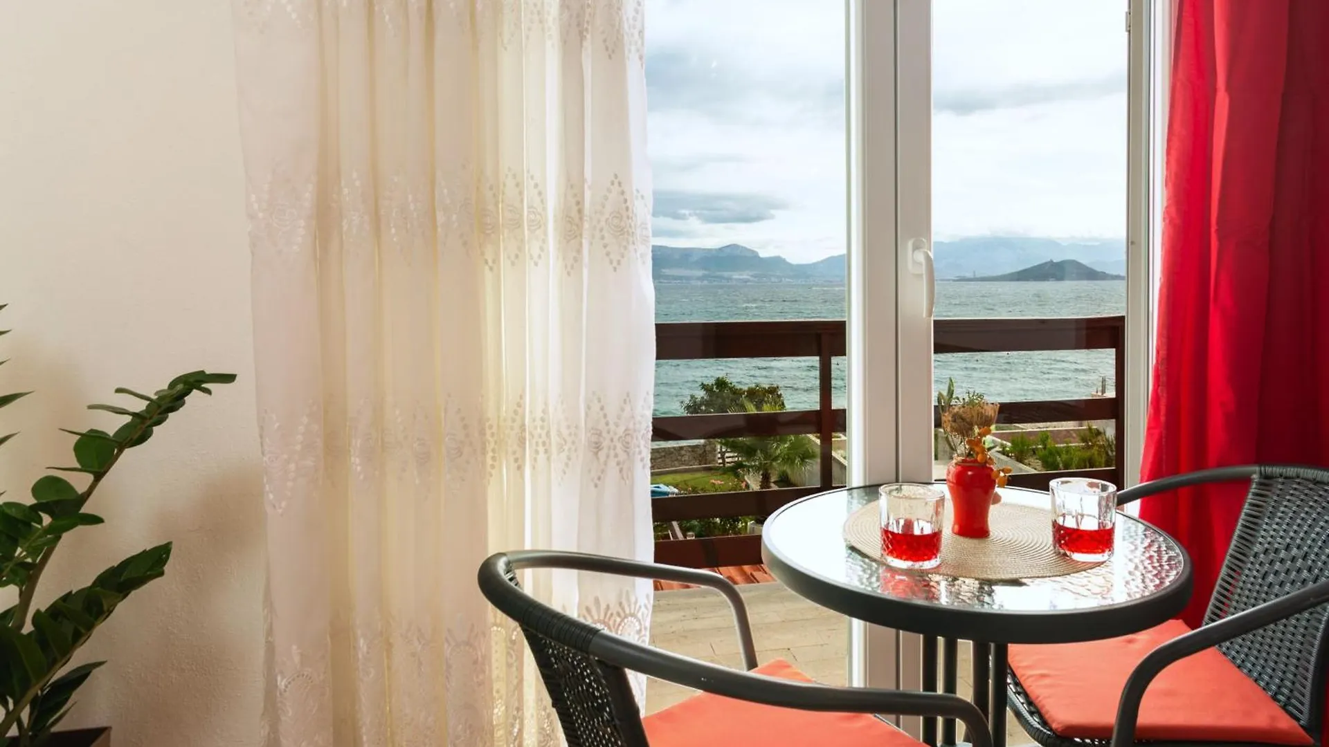 Beachfront Villa Ciovka Slatine Croatia