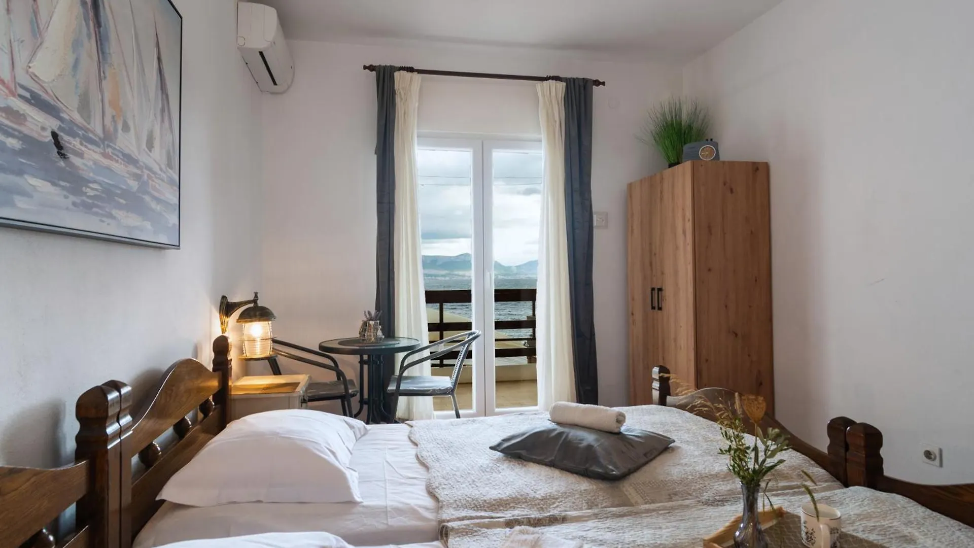 Beachfront Villa Ciovka Slatine 0*,