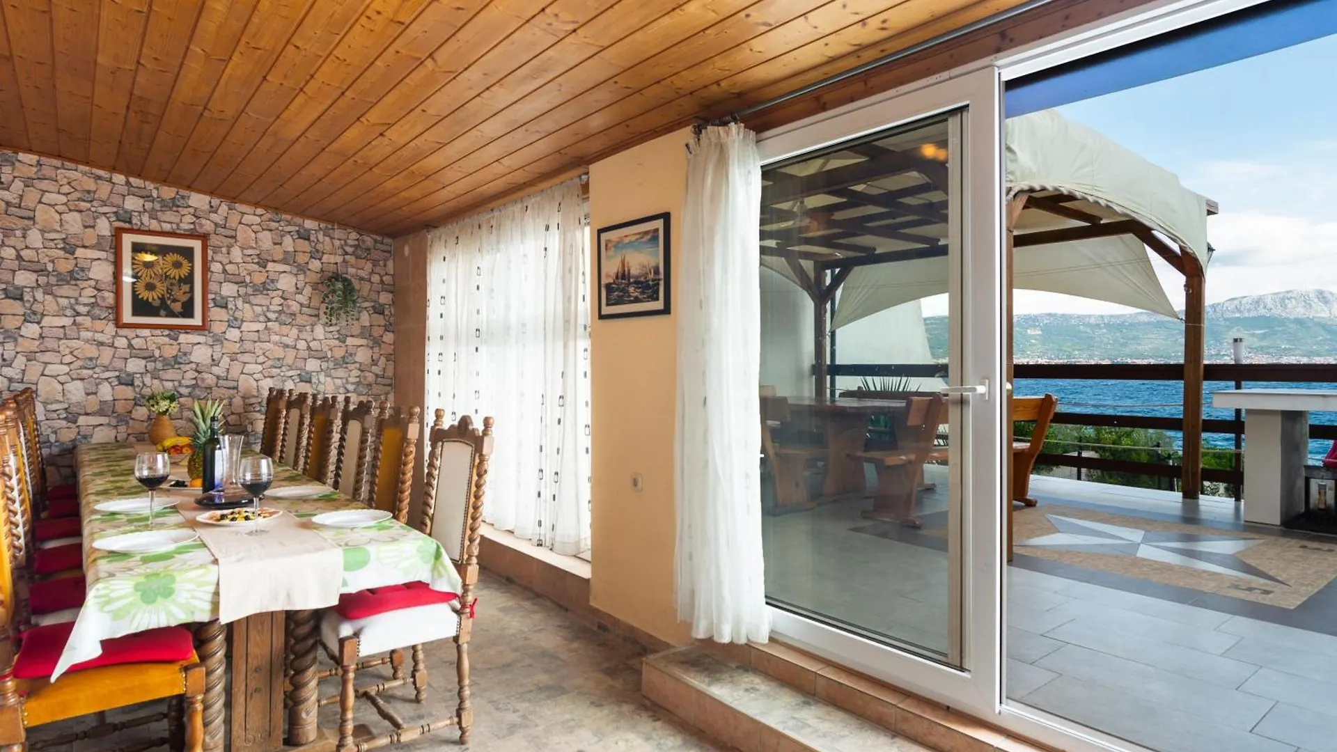 Beachfront Villa Ciovka Slatine