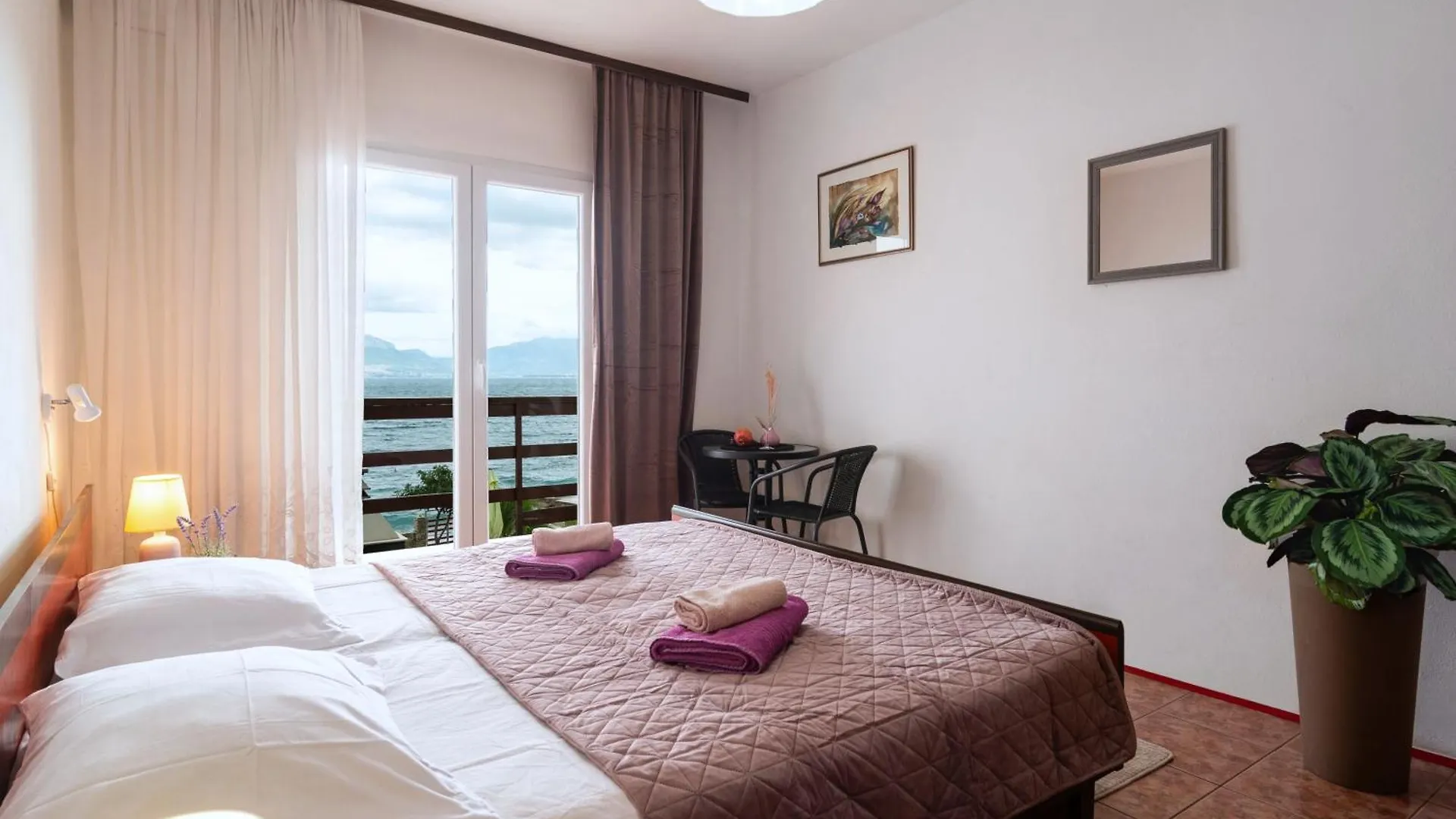 Beachfront Villa Ciovka Slatine