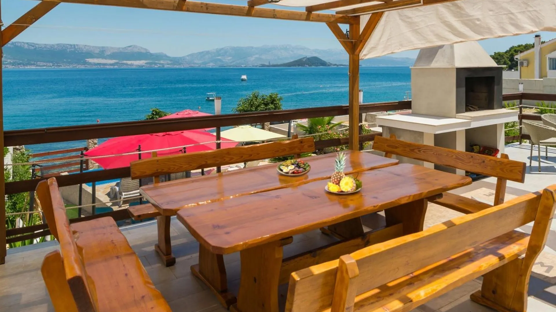 Beachfront Villa Ciovka Slatine