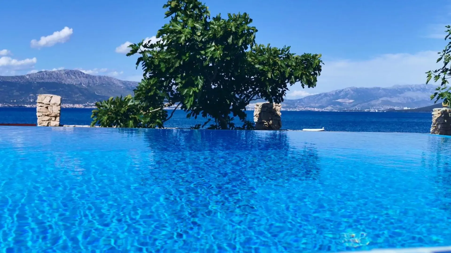 Beachfront Villa Ciovka Slatine