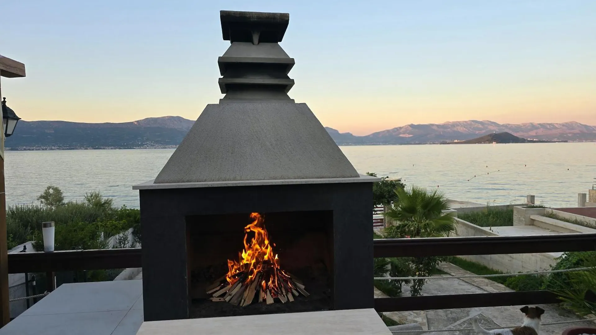 Beachfront Villa Ciovka Slatine