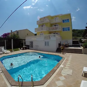  Apartament Romana